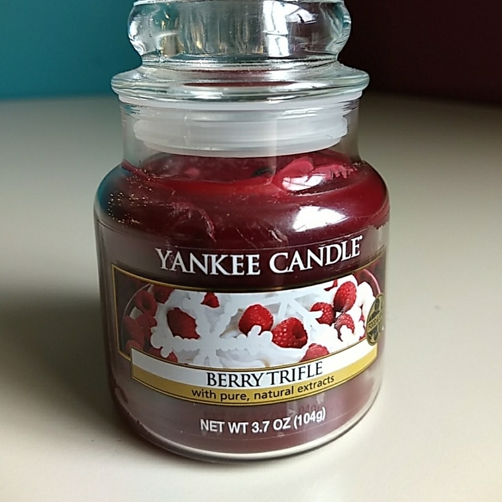 Yankee Candle Berry Trifle